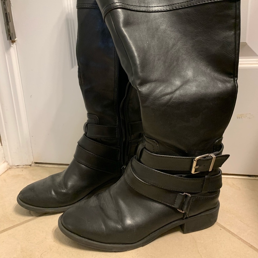 black boots, barely worn. cover calf